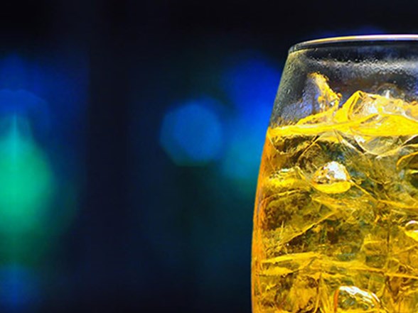 enerji icecekleri satisina 18 yas siniri ve sporcu icecegi degildir uyarisi