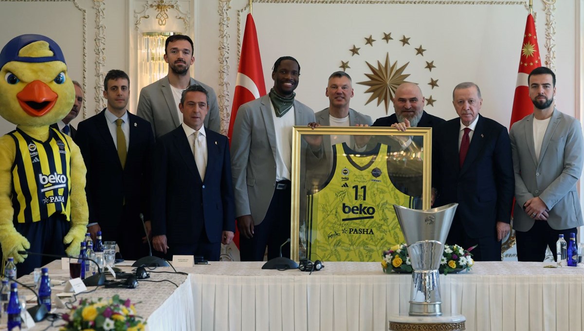Cumhurbaşkanı Erdoğan, Fenerbahçe Beko'yu kabul etti Cumhurbaşkanı Erdoğan, Fenerbahçe Beko'yu kabul etti