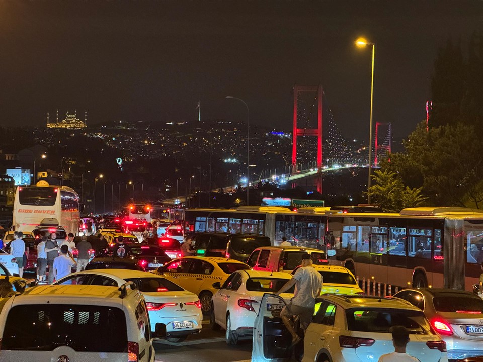 15 Temmuz Şehitler Köprüsü'nde şüpheli araç alarmı - 1