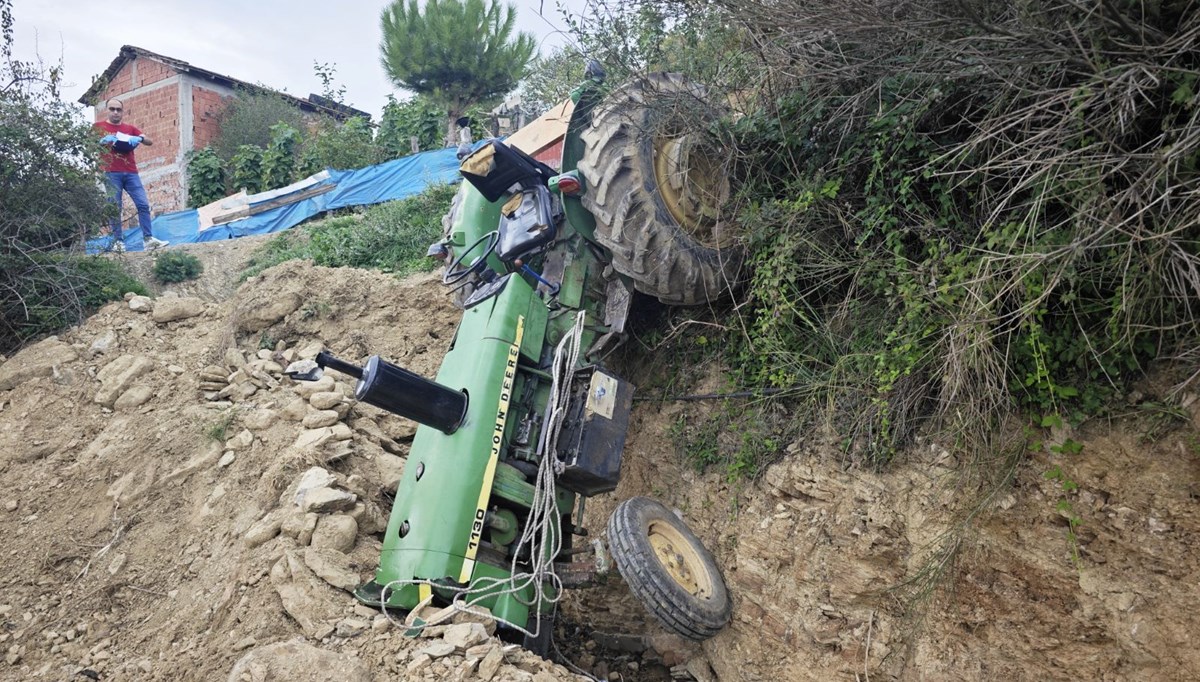 Samsun'da traktör şarampole düştü: Sürücü ağır yaralı