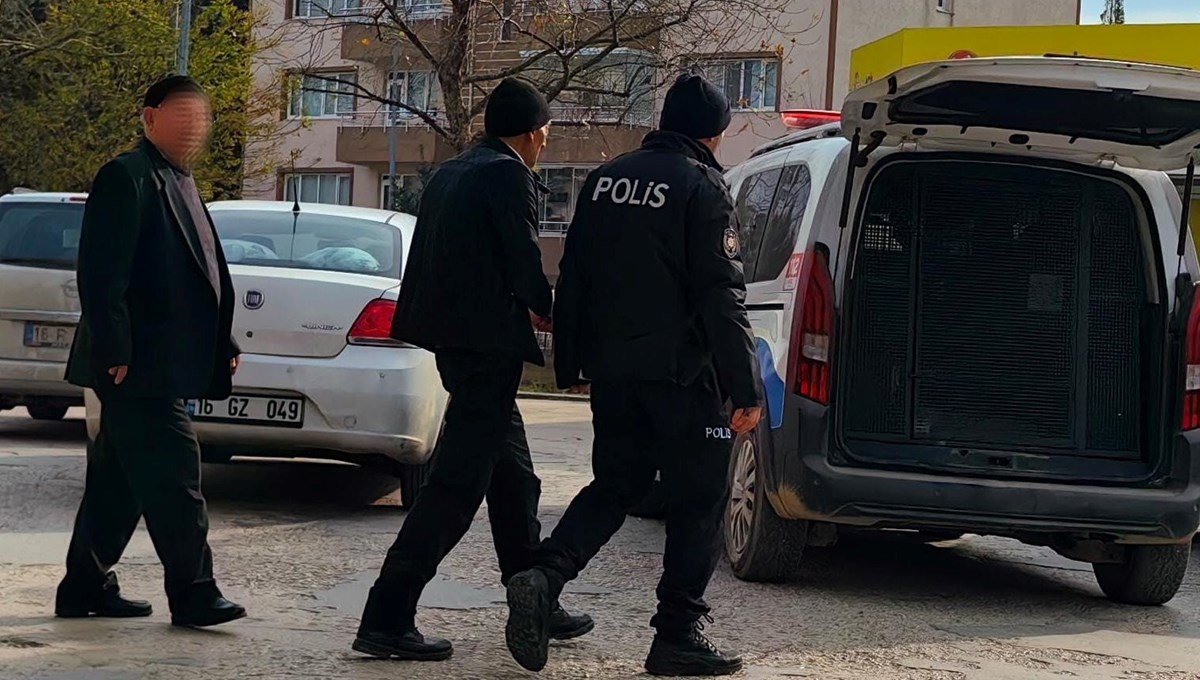 Baba, izinsiz eşya satan oğlunu şikayet etti Baba, izinsiz eşya satan oğlunu şikayet etti