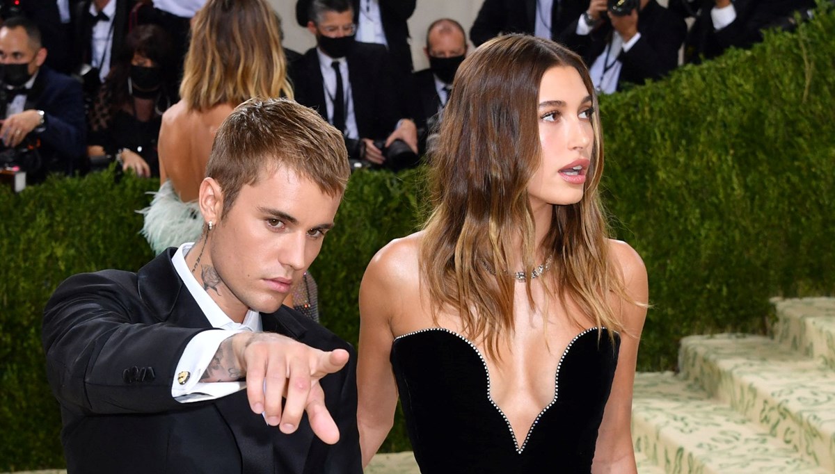 Hailey Bieber'ın Justin Bieber'ı sahneye çıkmaya zorladığı iddia edildi