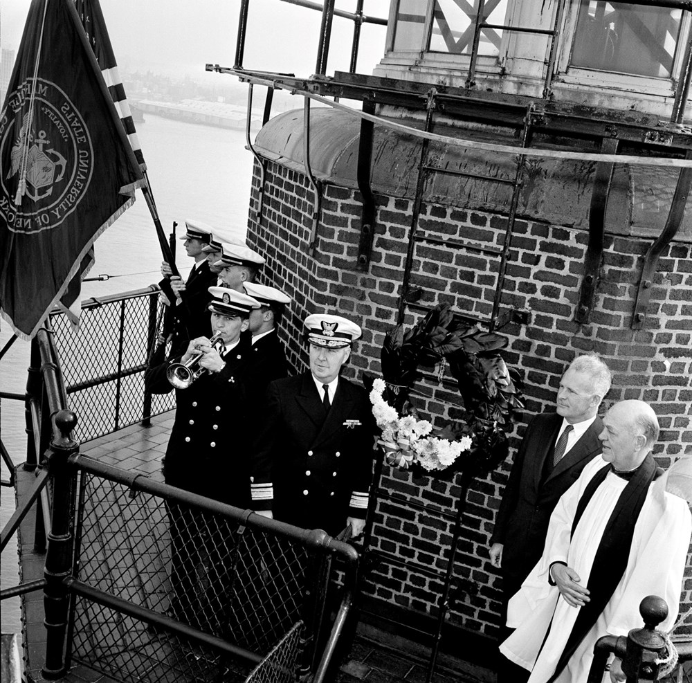 Titanik’in kayıp hazineleri ortaya çıktı: Megaladon dişinden yapılmış altın kolye bulundu - 7