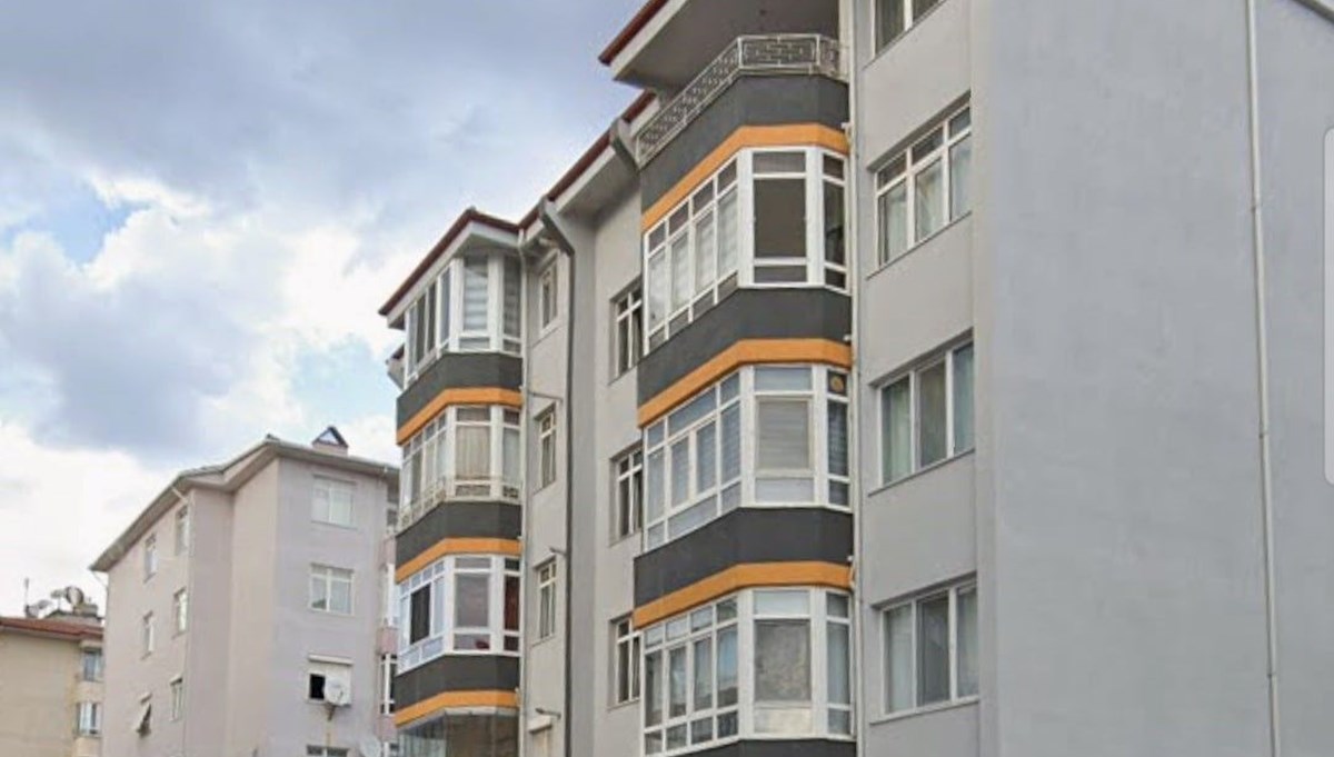5. kattan düşen 2 yaşındaki çocuk hayatını kaybetti 5. kattan düşen 2 yaşındaki çocuk hayatını kaybetti