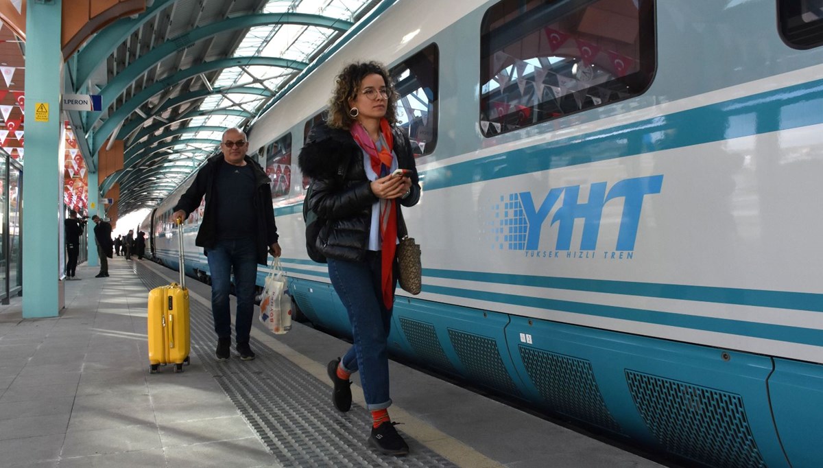 Ankara-Sivas Yüksek Hızlı Treni, ilk ücretsiz seferini yaptı