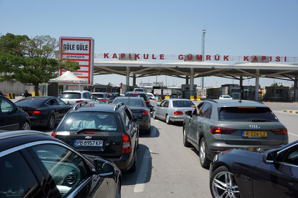 Gurbetçilerin dönüş yolculuğu başladı | Kapıkule Sınır Kapısı’nda yoğunluk - 4