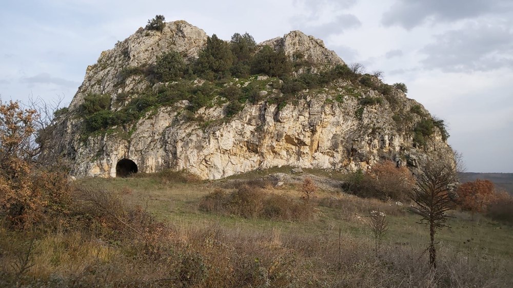 Roma dönemine ait oda mezar definecilerin hedefi oldu - 4