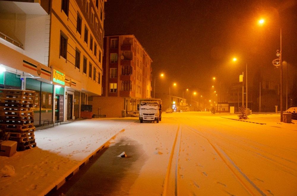 Doğu Anadolu beyaza büründü: Birçok kentte kar yağışı etkili oldu - 11