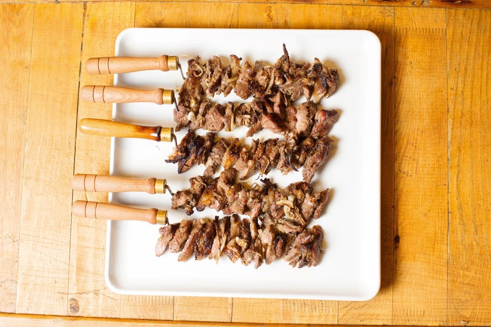 Cağ Kebabı 2. sırada: Dünyanın en iyi kuzu etli yemekleri 8 Cağ Kebabı 2. sırada: Dünyanın en iyi kuzu etli yemekleri - 8