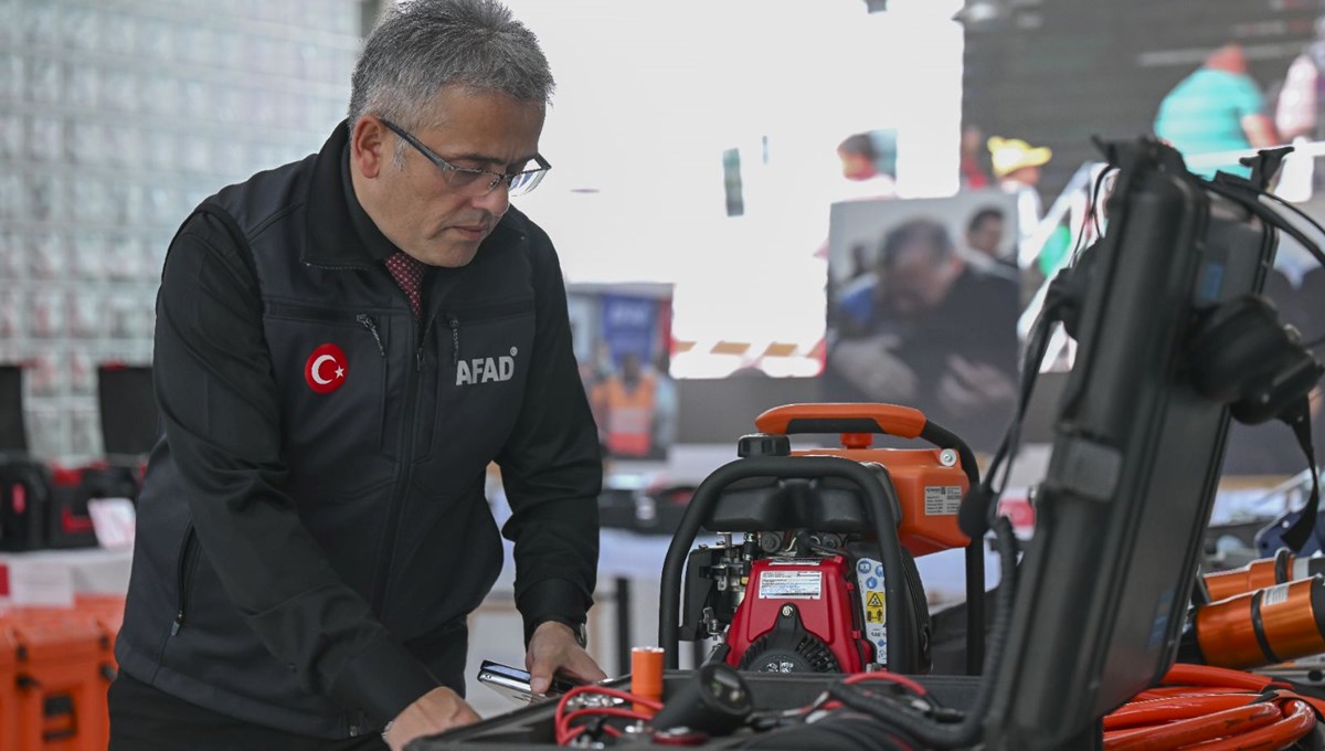 Afetlerde yerli ve milli arama kurtarma cihazları kullanılacak Afetlerde yerli ve milli arama kurtarma cihazları kullanılacak