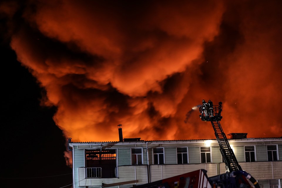 İkitelli Çevre Sanayi Sitesi'nde büyük yangın: 8 saatte söndürüldü - 3