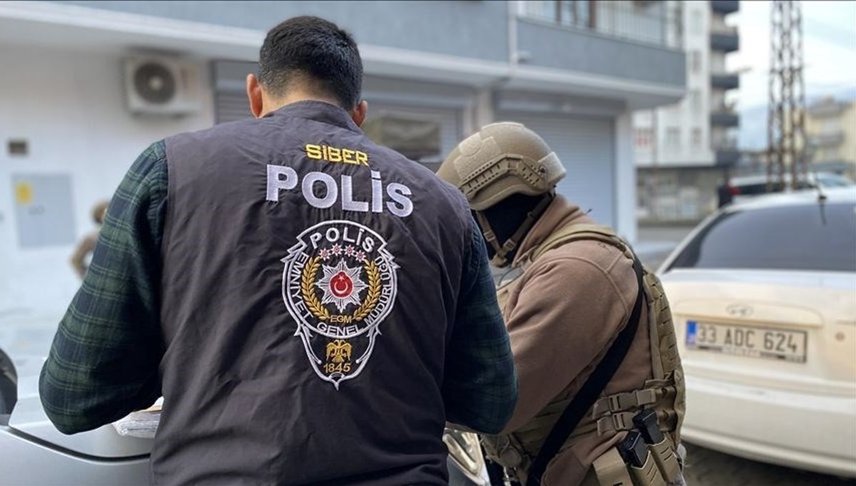 Yasa dışı bahisçilere operasyon: SIM kartlarını çatıya attılar! Yasa dışı bahisçilere operasyon: SIM kartlarını çatıya attılar!