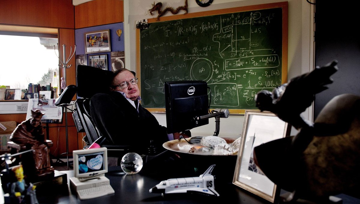 Ünlü fizikçi Stephen Hawking'in mirası bölüşüldü: Eşyalarının bir kısmı Londra Bilim Müzesi'nde sergilenecek