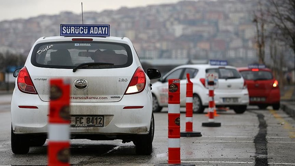 Ehliyet alacaklar dikkat! Direksiyon sınavı değişiyor, süre uzayacak - 5