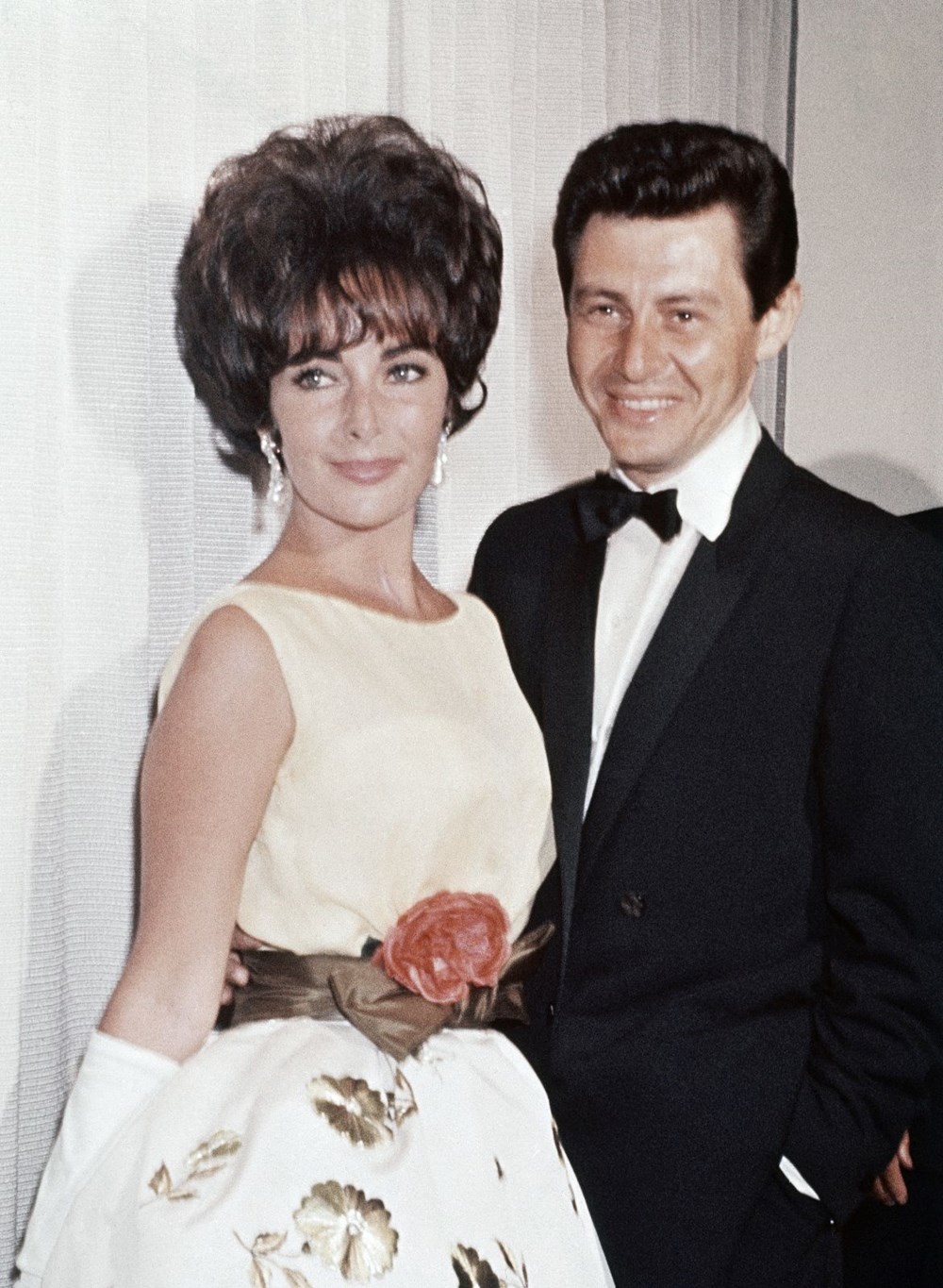 51 yıl sonra ortaya çıkan Elizabeth Taylor'ın ikonik elbisesi satışta - 5