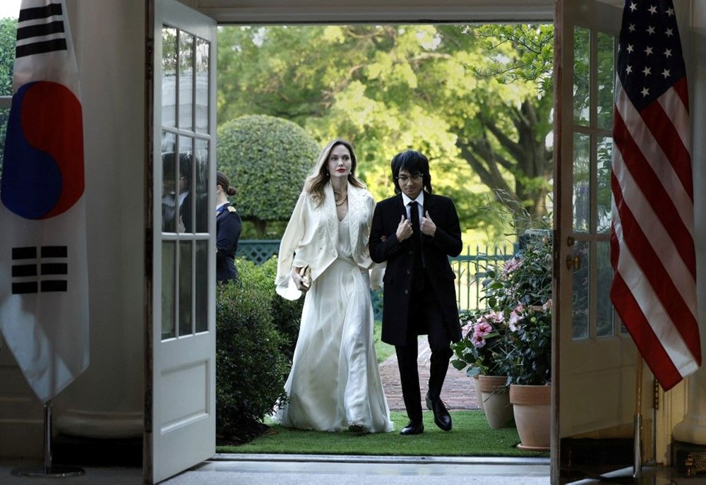 Angelina Jolie ve oğlu Maddox Beyaz Saray'da - 7
