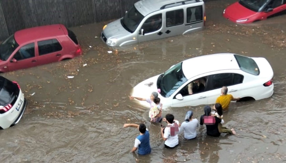 Denizli'de sağanak yağış
