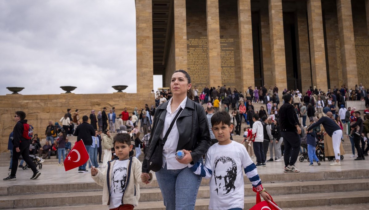 Bayram tatilinde Anıtkabir’e ziyaretçi akını