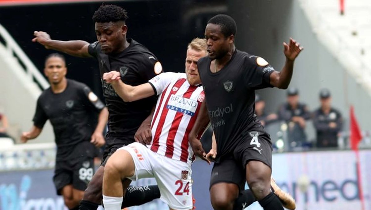 Sivasspor'la berabere kalan Hatayspor namağlup devam ediyor Sivasspor'la berabere kalan Hatayspor namağlup devam ediyor