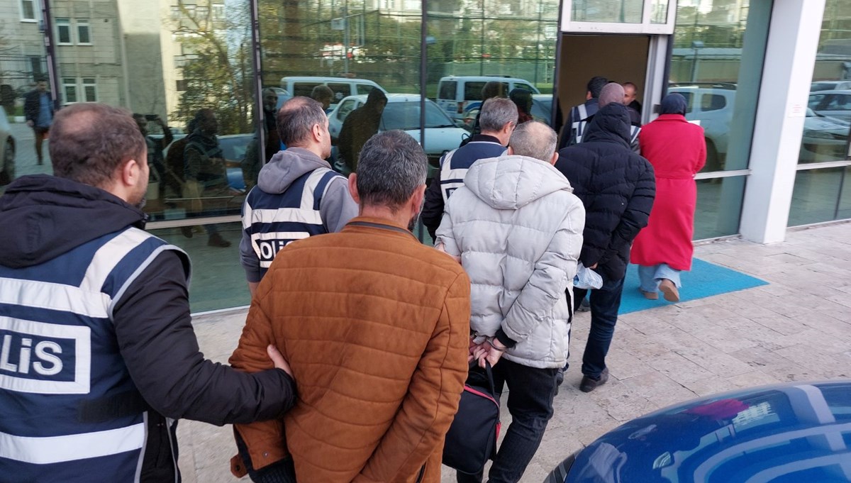 Samsun'da 53 kişiyi internet üzerinden dolandıran 6 kişi tutuklandı Samsun'da 53 kişiyi internet üzerinden dolandıran 6 kişi tutuklandı