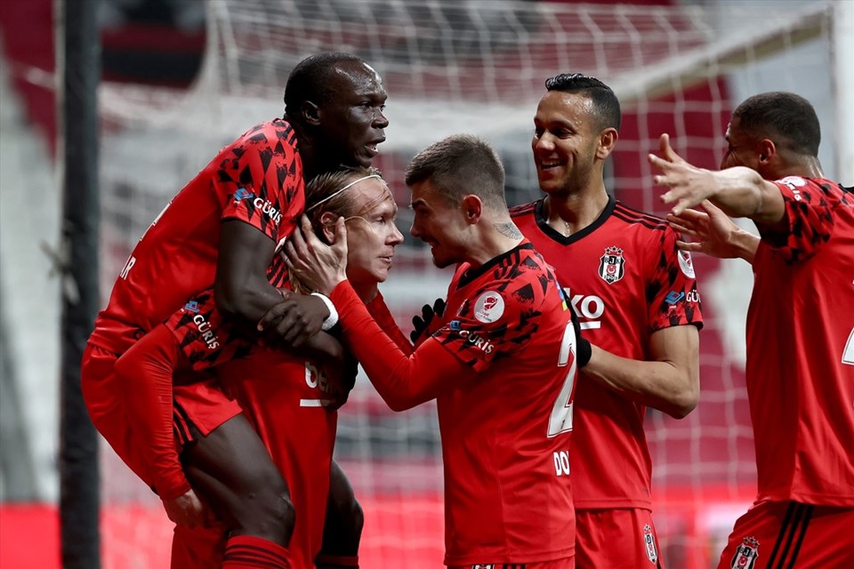 Ziraat Türkiye Kupası'nda ilk finalist Beşiktaş (Beşiktaş-Başakşehir maç sonucu) - 1