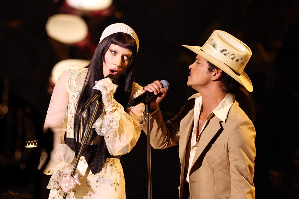 Lady Gaga, EGOT ünvanına bir adım daha yaklaştı - 1