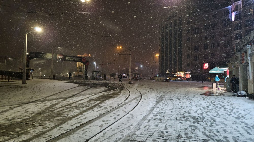 İstanbul’da kar yağışı şiddetini artırdı: Bu gece eksi 5'leri hissedeceğiz - 4