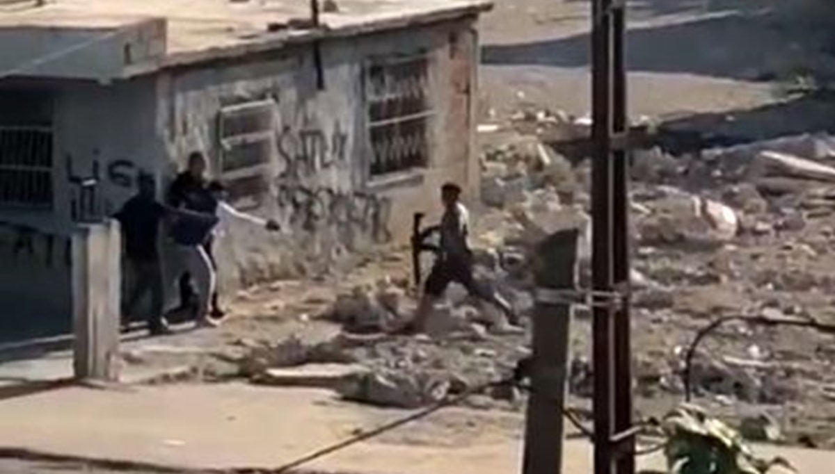 Adana'da 'Cono'ların yaşadığı mahallede silahlı çatışma Adana'da 'Cono'ların yaşadığı mahallede silahlı çatışma