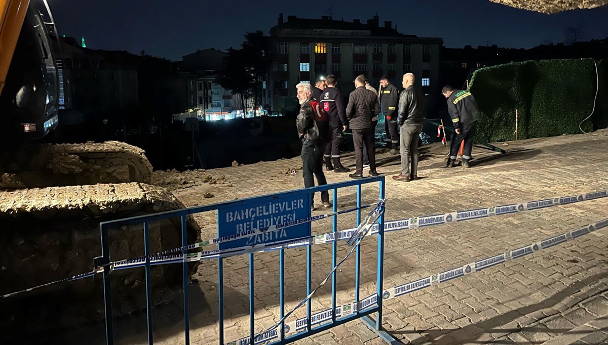 İstanbul'da İnşaat çalışmasında yol çöktü