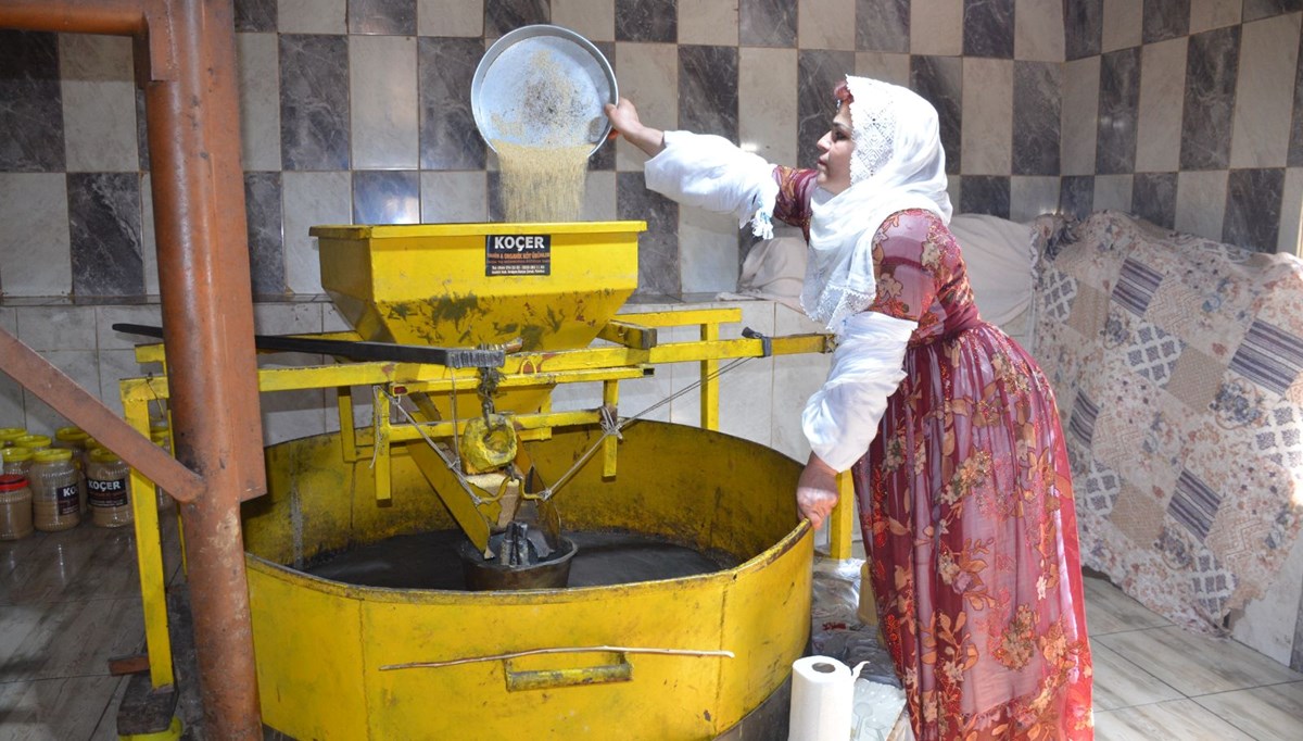 Su değirmeninde işlenerek sofralara geliyor, kilosu 300 lira: