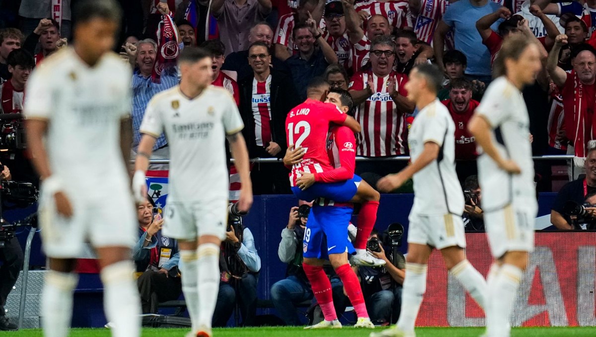 Namağlup Real Madrid, derbide yıkıldı Namağlup Real Madrid, derbide yıkıldı
