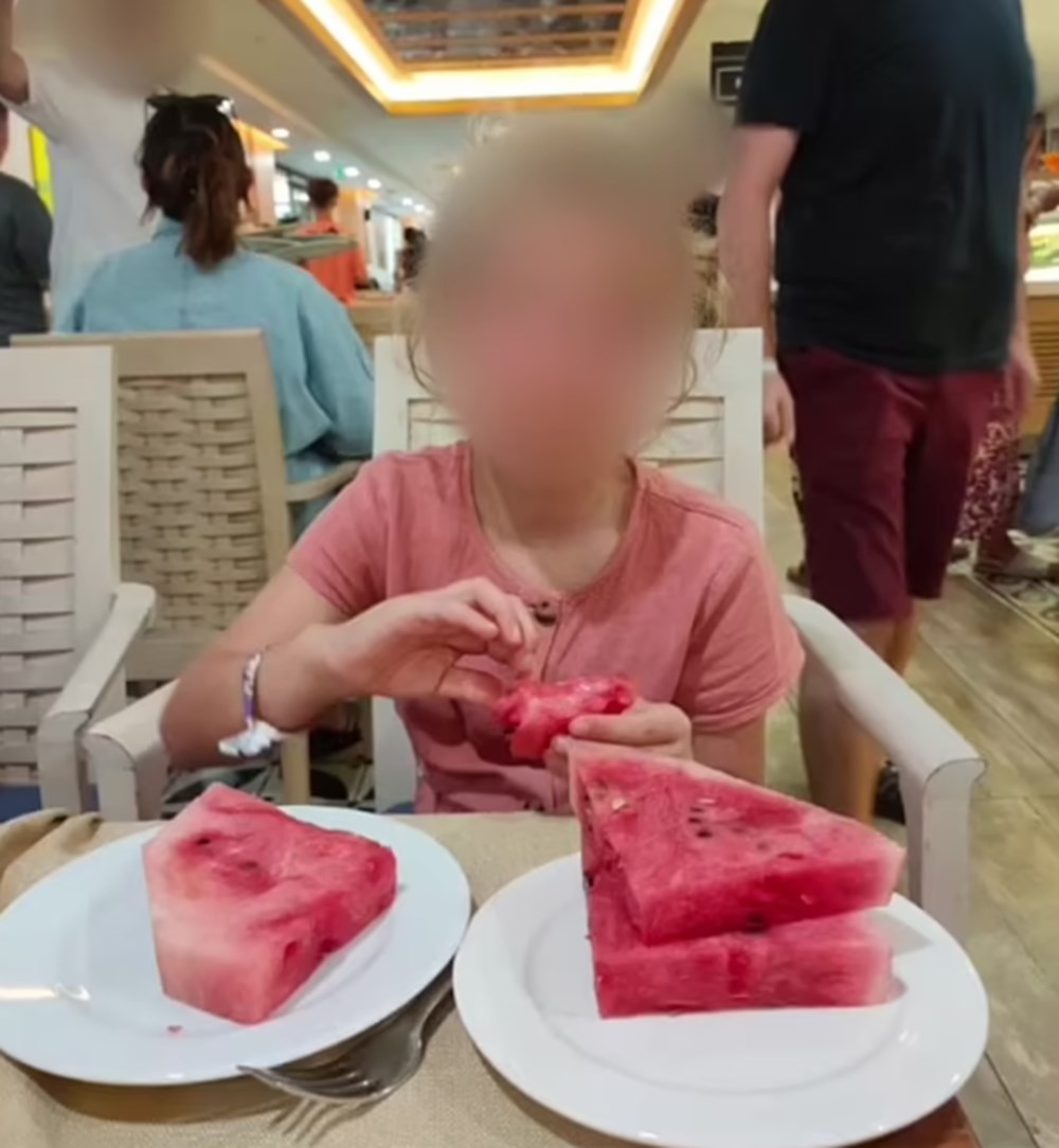 İngiliz kadın Kuşadası'ndaki 5 yıldızlı oteli dolandırdı: Eski bilekliğiyle sınırsız yedi, içti - 3