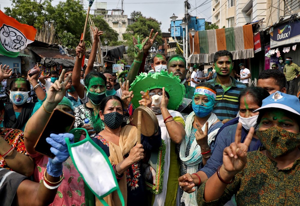 Hindistan'da Covid-19 vakalarının sayısı 20 milyona ulaştı: Halk, cenazelerini karton tabutlarla taşıyor - 11