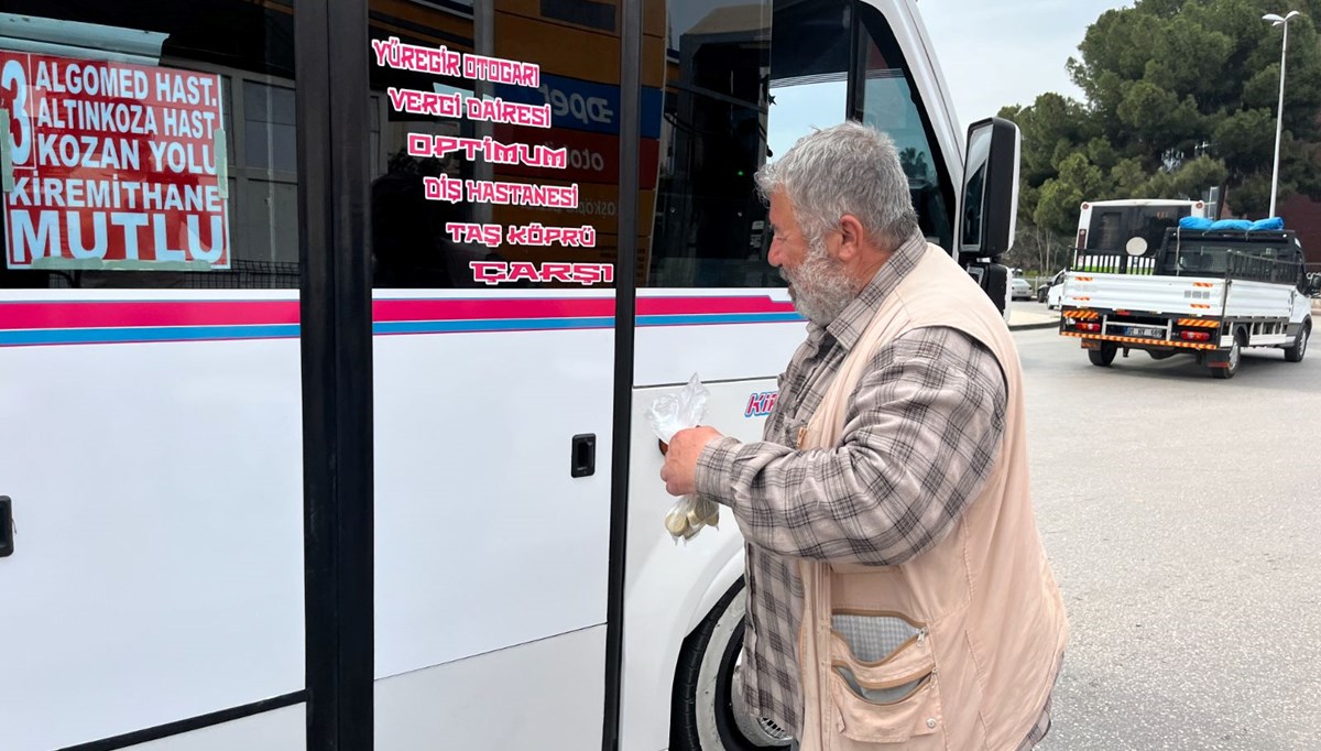 Kemik erimesi nedeniyle zor günler geçiriyor: Bozuk paracılığı mesleği yaptı