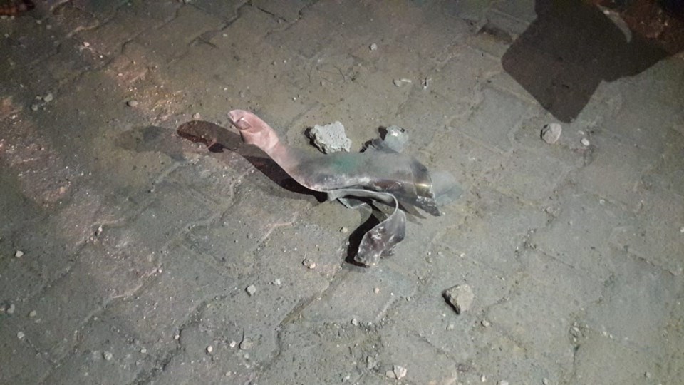 SON DAKİKA: Sınırın karşı tarafından atılan roket mermisi Ceylanpınar'da eve isabet etti - 1