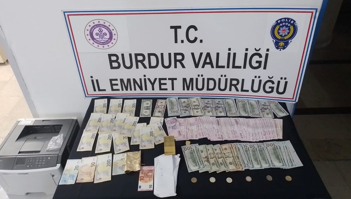 Park halindeki araçtan milyonluk hırsızlık Park halindeki araçtan milyonluk hırsızlık