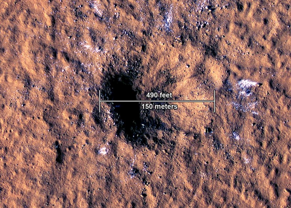 Mars'a çarpan meteorun etkisi şaşırttı: Devasa krater fotoğraflandı - 2