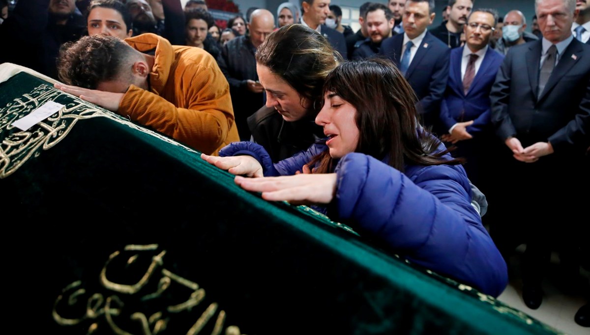 Adliye saldırısında hayatını kaybeden Dilfiraz Karataş'a veda Adliye saldırısında hayatını kaybeden Dilfiraz Karataş'a veda