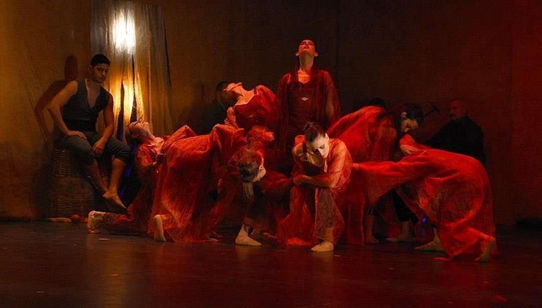 Nisan ayında AKM'de iki modern dans gösterisi sahnelenecek