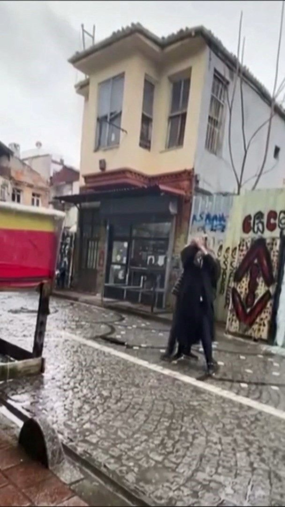 Çukur dizisindeki kahvenin işletmecisi seyyar satıcıyı öldürdü! Korkunç anlar kamerada - 4