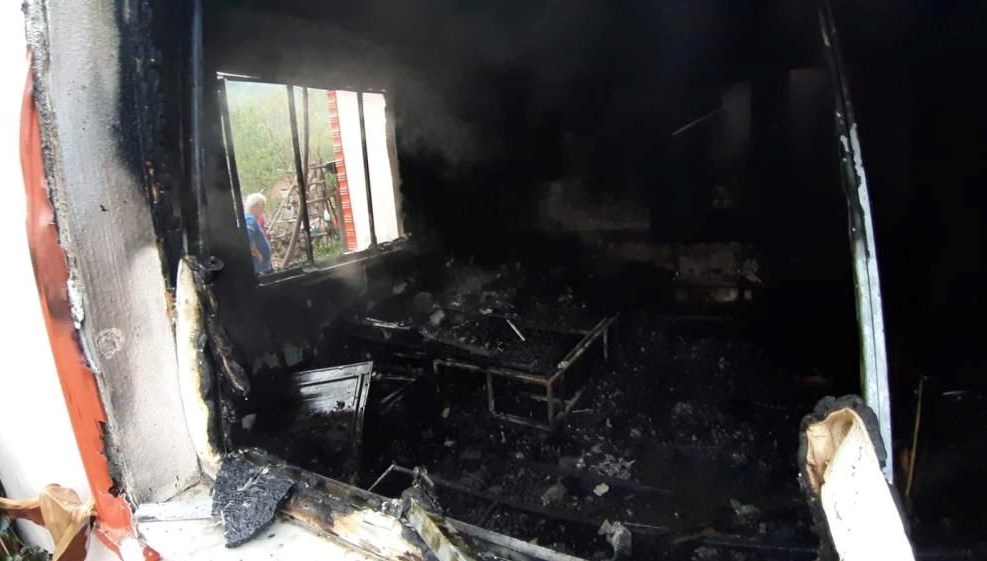 Yaşlı çift yangın kurbanı