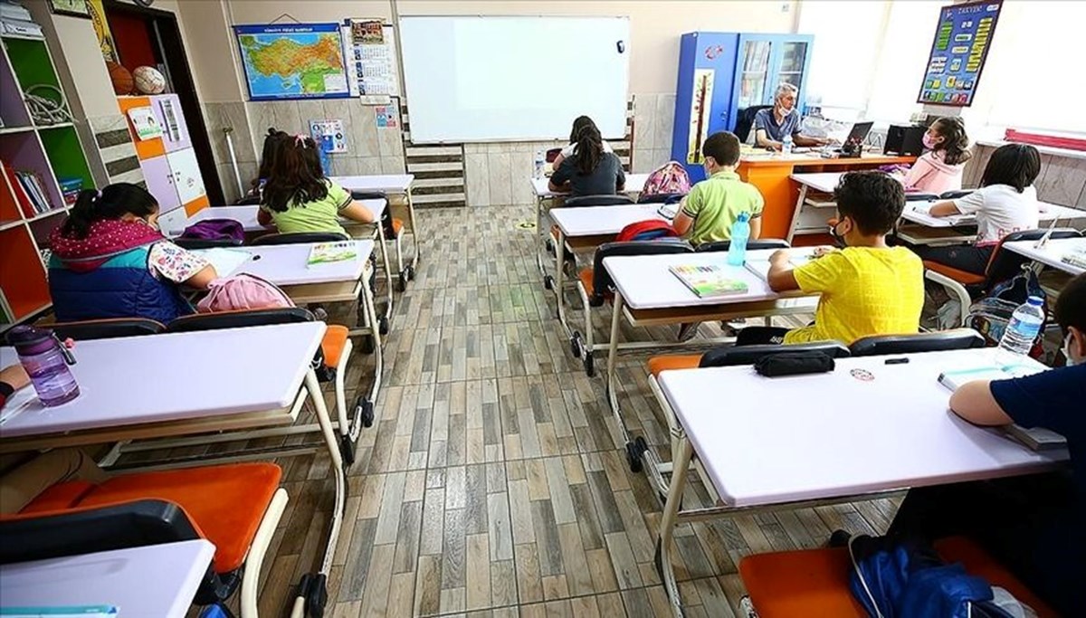 Okullar ne zaman açılacak? 2023-2024 eğitim ve öğretim takvimi belli oldu Okullar ne zaman açılacak? 2023-2024 eğitim ve öğretim takvimi belli oldu