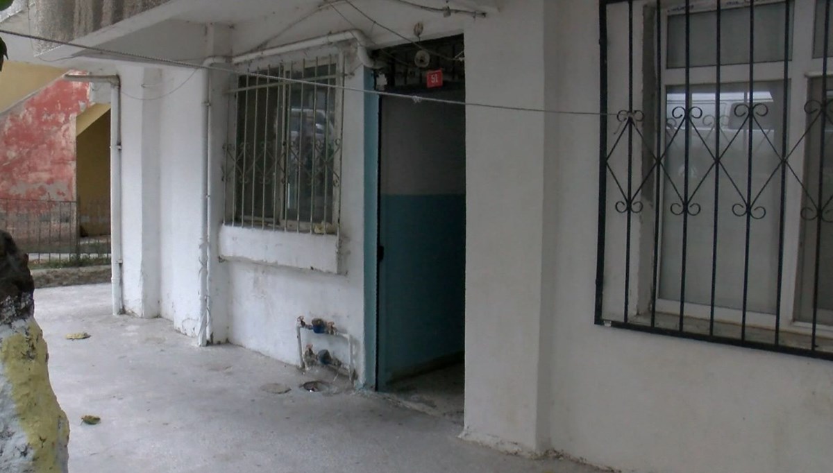 Küçükçekmece'de teröristin yakalandığı ev görüntülendi Küçükçekmece'de teröristin yakalandığı ev görüntülendi