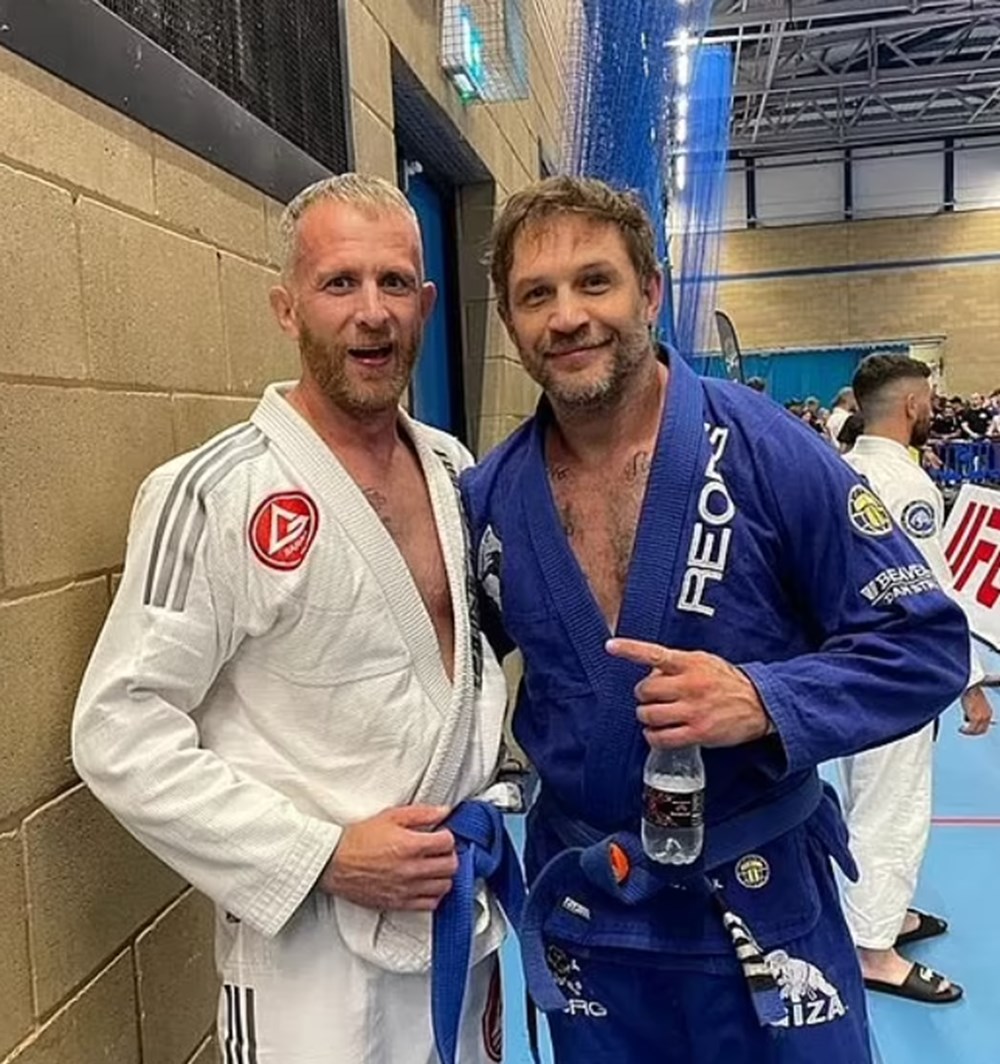 İngiliz oyuncu Tom Hardy Jiu-Jitsu'da altın madalya kazandı - 2