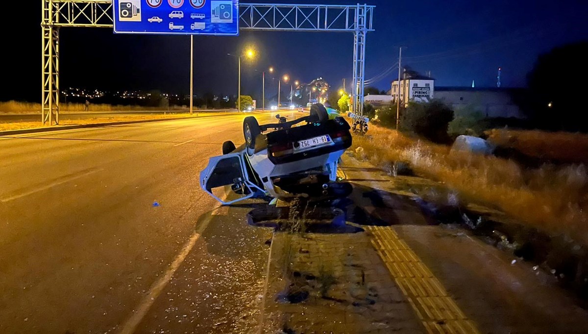TIR'ın sıkıştırdığı otomobil takla attı