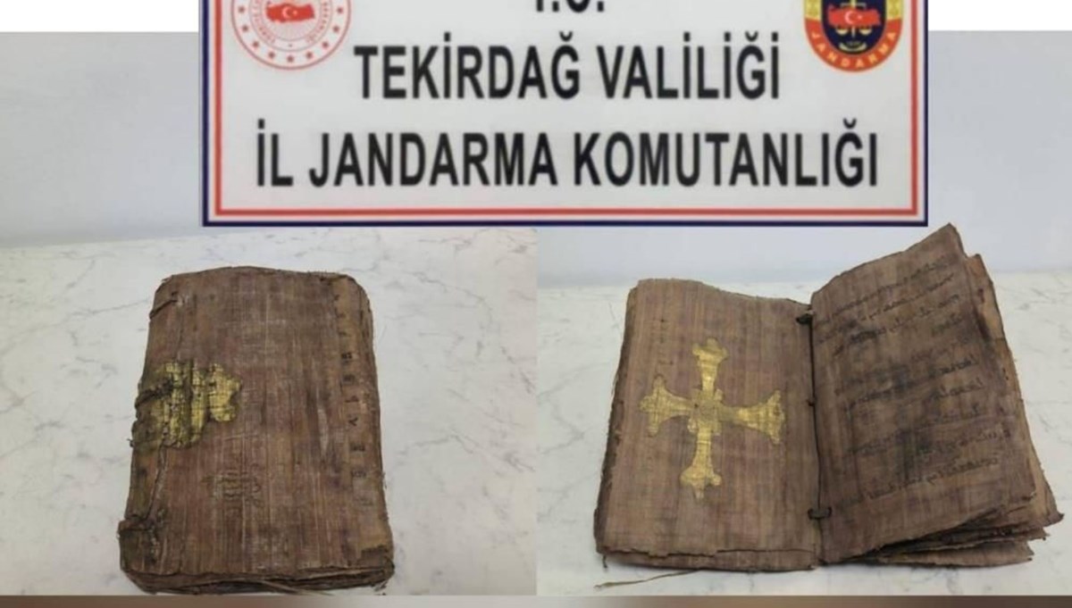 Tekirdağ'da tarihi İncil ele geçirildi Tekirdağ'da tarihi İncil ele geçirildi