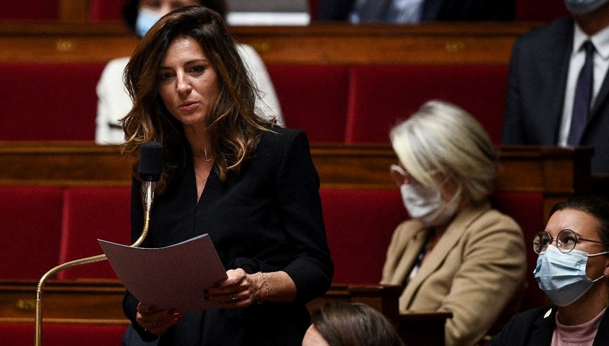 Macron'un partisinde iç çamaşırı krizi: Coralie Dubost'tan istifa kararı