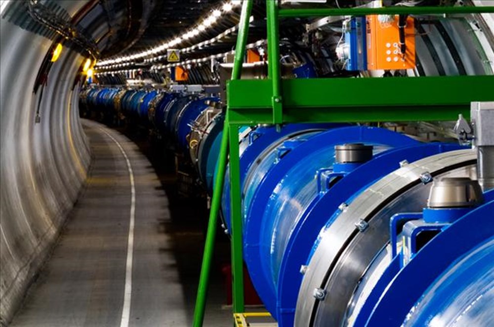 Самая большая частица. ЦЕРН коллайдер. Бак большой адронный коллайдер. Большой адронный коллайдер в CERN. ЦЕРН ускоритель частиц.