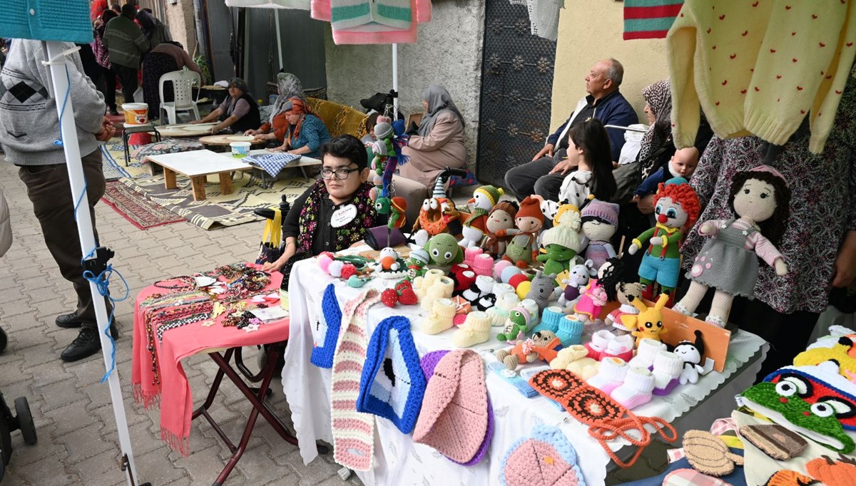 Hobisiydi şimdi gelir kapısı oldu