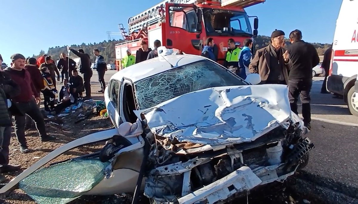 Burdur- Fethiye karayolunda 3 araç çarpıştı: 1 ölü, 5 ağır yaralı